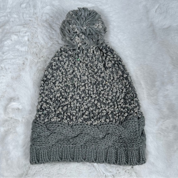 Steve Madden Knitted Cozy Beanie - Picture 1 of 6